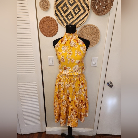Yellow Floral Halter Neck Mini Dress - Picture 5 of 7